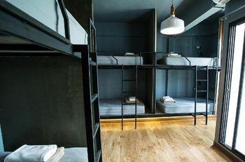 Hostel Analog *